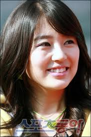 Short Hairstyles Of Celebrity Yoon Eun Hye Wears Obzee In