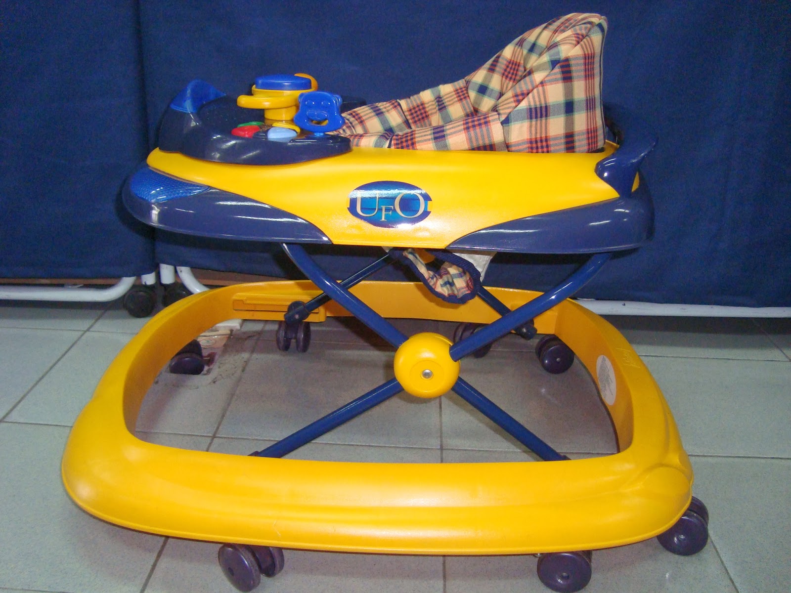 chicco ufo baby walker