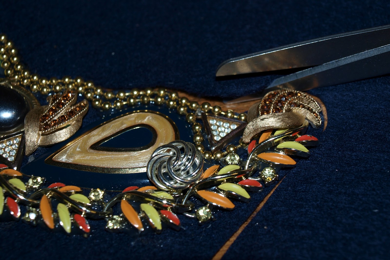 Elemental Carbon Brooch & Costume Jewelry Necklace // DIY