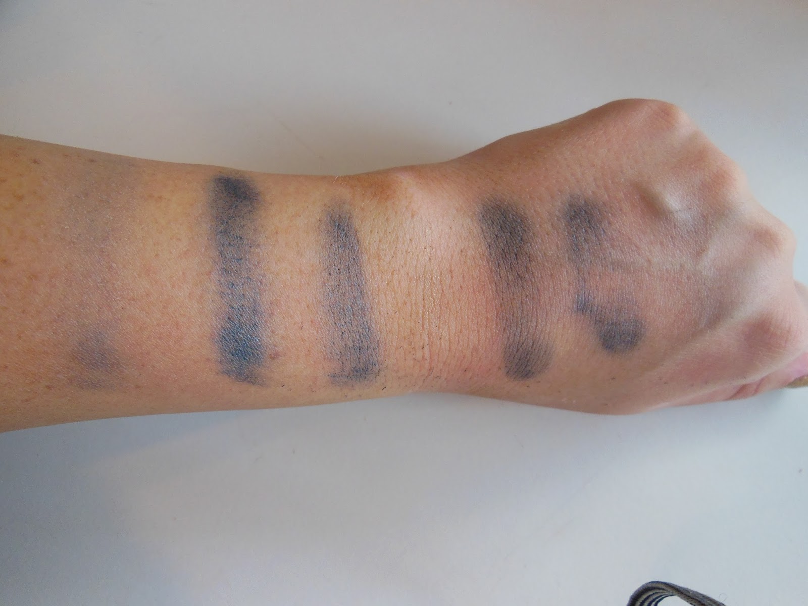Cosmetic Queen Blog Best And Worst HighEnd Eyeshadow Primers!
