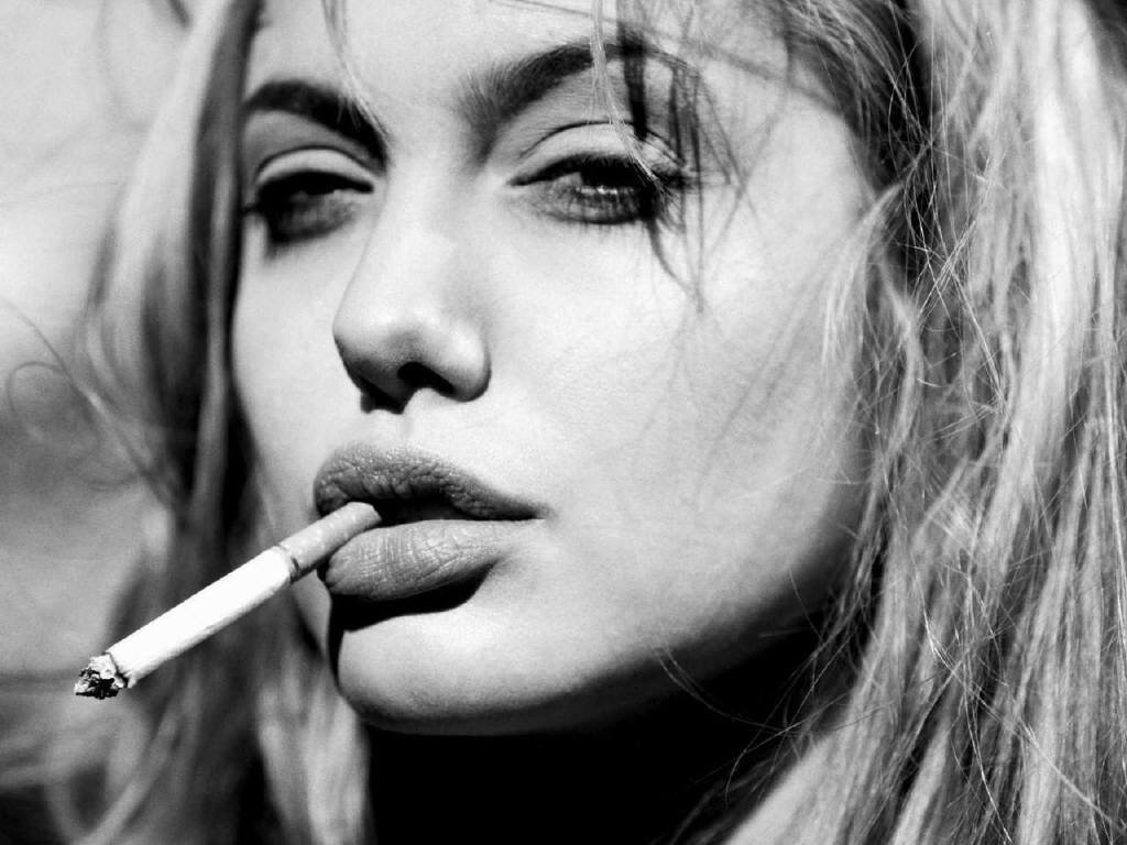 Women Do Look Sexy When They Smoke | Laila Koh
