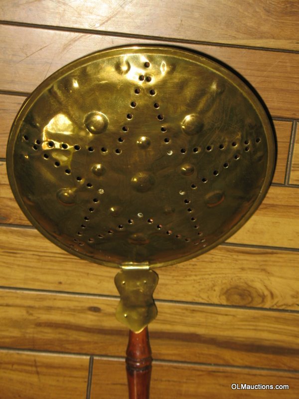 Superstores Antique Brass Bed Warmer With Wooden Handle