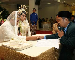 nunu menikah
