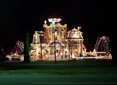 Imagenes de luces navideñas. luces+de+navidad+sorprendentes Imagenes de luces navideñas.