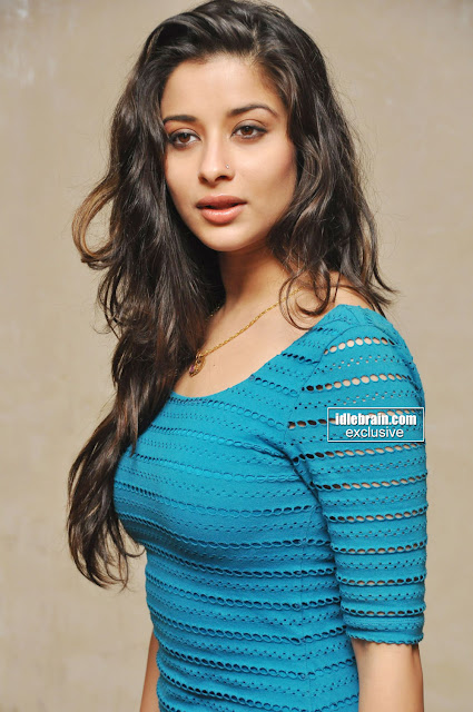 Madhurima Looks Hot in Tight Blue Mini Madhurima Looks Hot in Tight Blue Mini