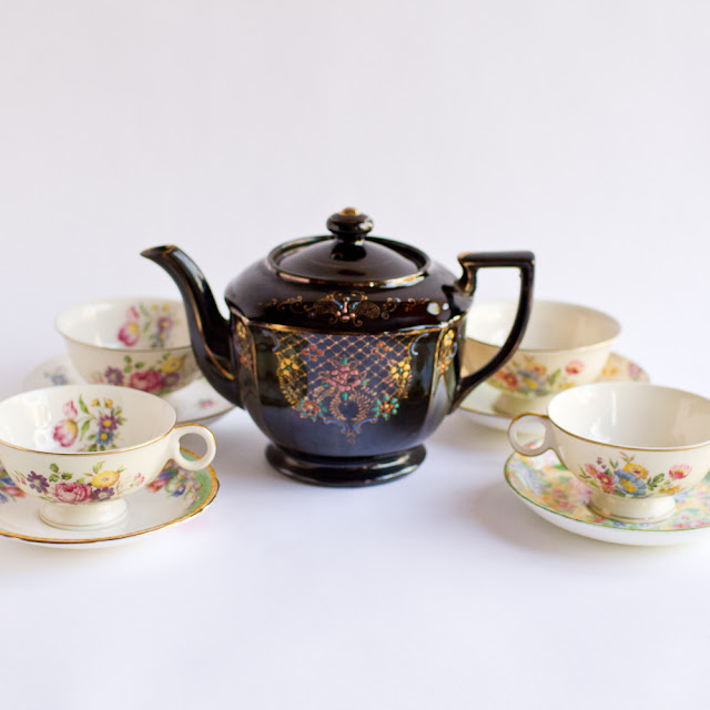 Antiquaria Smitten With the Alice Tea Set