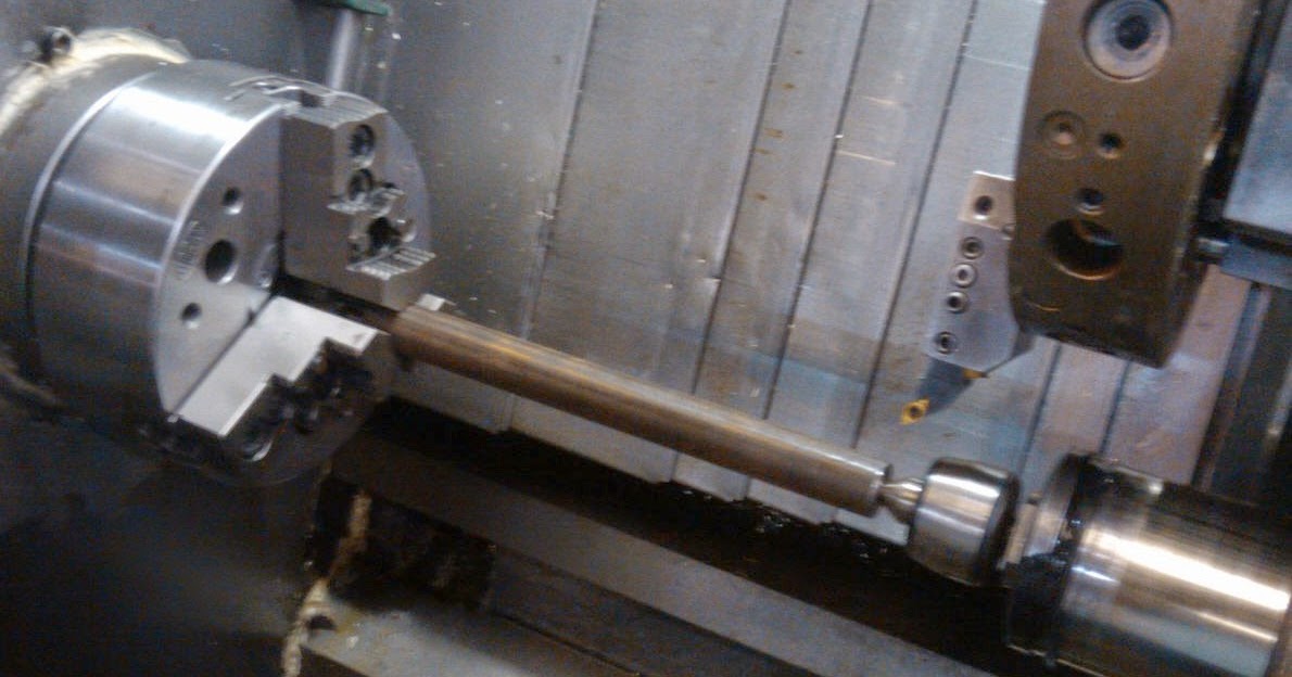 Lathe tailstock alignment indicator holder
