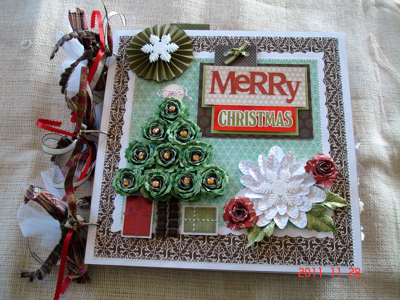 Scrapbooking by Phyllis Premade 12x12 Chipboard Christmas Scrapbook Album