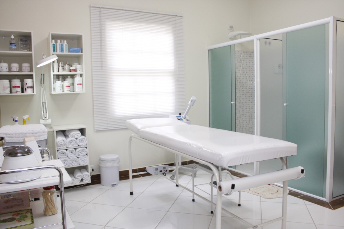 Centro de Beleza e Estética Penha Gomes Sala de Estética Armario Branco De Cozinha ~ Centro de Beleza e Estética Penha Gomes Sala de Estética