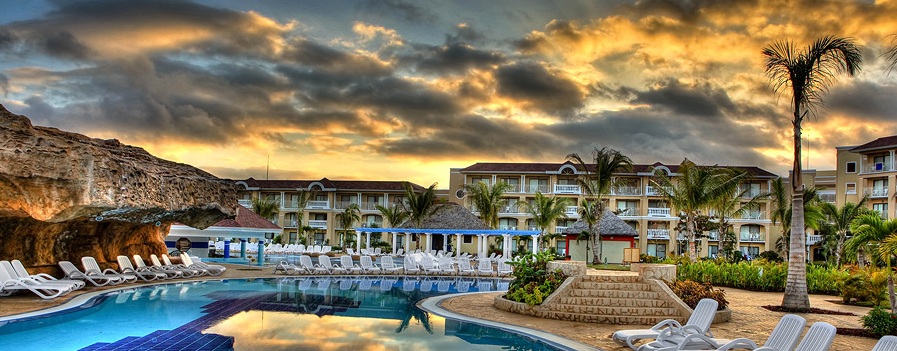 Five Star Hotels Iberostar Laguna Azul Hotel Varadero Cuba The Best Location In Playa Varadero Iberostar Laguna Azul Enjoys A Privileged Seafront On S Beaches Just 10 6 Miles From City