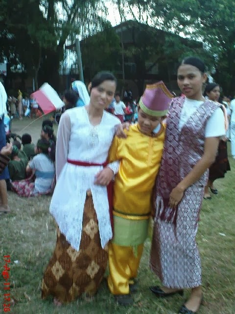 Hendra bersama Kak Petro dan Kak Via.....kasih tulus yg tak terlupakan....