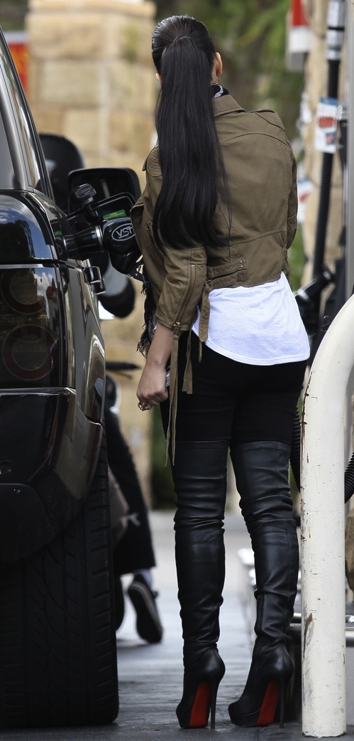 LipstickStarsAndKillerHeels: At...