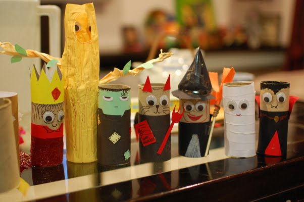 and this fun youtube video from soreribsin will show you how to turn empty cardboard rolls into fun halloween treat holders - Youtube Halloween Crafts and this fun youtube video from soreribsin will show you how to turn empty cardboard rolls into fun halloween treat holders - Youtube Halloween Crafts