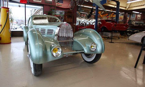 Futuristic Car From the Past! Futuristic Car From the Past!