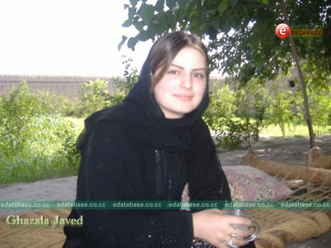 Pashto Films Industry: Beautiful Singer Ghazala Javed