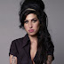 Recordant Amy Winehouse
