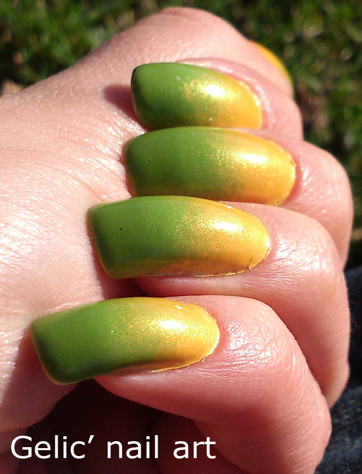 Gelic' nail art Green and yellow gradient