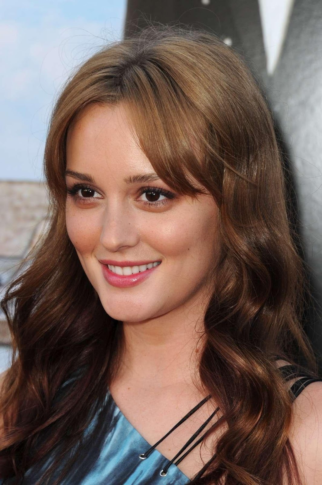 http://4.bp.blogspot.com/-gbHHEebO4Wg/T-LOmQwHdDI/AAAAAAAACk0/grGE3cOBiR0/s1600/Leighton+Meester+at+Premiere+Of+Thats+My+Boy-11.jpg