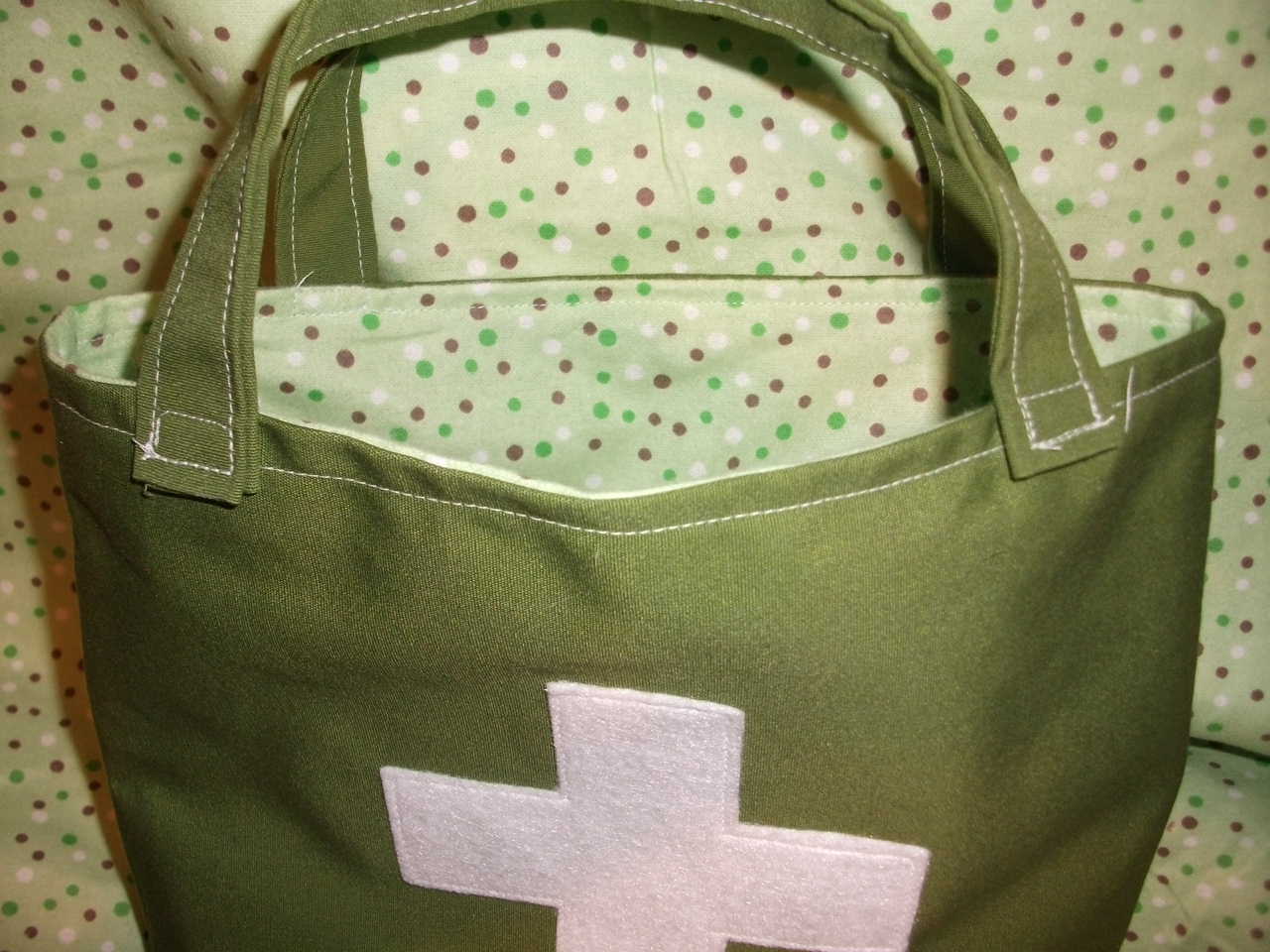 DOCTOR BAGS FOR THE CHILDREN | Donas Charity Cross Stitch