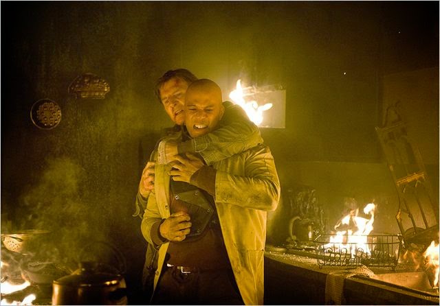 Liam Neeson y Boyd Holbrook en "Una Noche para Sobrevivir" 
