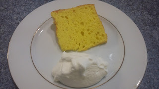 une petite tranche de gâteau une chantilly