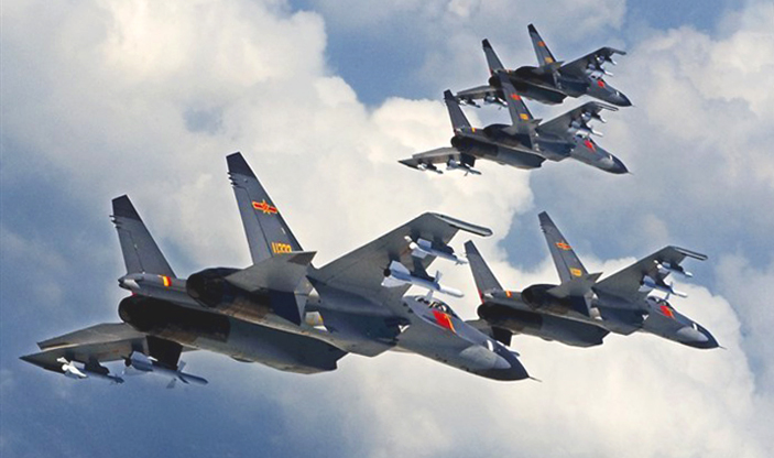 http://4.bp.blogspot.com/-gezAF9h92u0/TwJ1hQP80LI/AAAAAAAAHYY/rsSgW-OzHR4/s1600/People%2527s+Liberation+Army+Air+Force+%2528PLAAF%2529+Chengdu+J-10+Vigorous+Dragon+%2528Jian-10+F-10+Vanguard%2529+fighter+aircraft+vs++Shenyang+J-11b+bs+Flanker+B%252B+su-27+30+mkk+16+17+i+%25286%2529.jpg