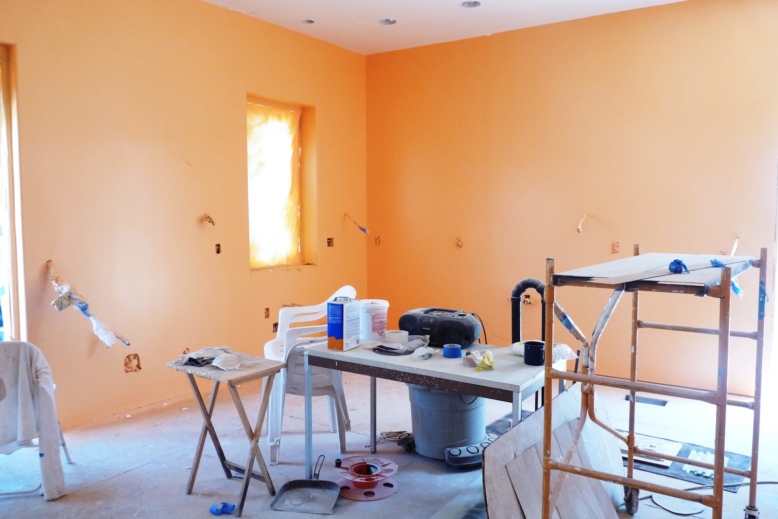 Building our new house ha felépül egyszer a házunk...: painting ...