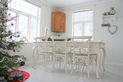 Siljes hobbyrom: spisebord check! Spisestue gammel stil