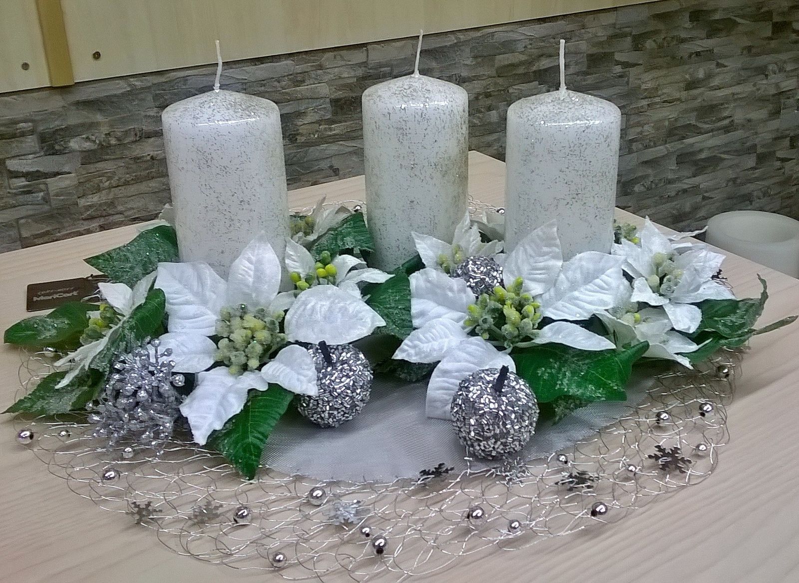 Elegante Centrotavola Natalizio Bianco.Ceralandia By Candele Gange Srl 2015