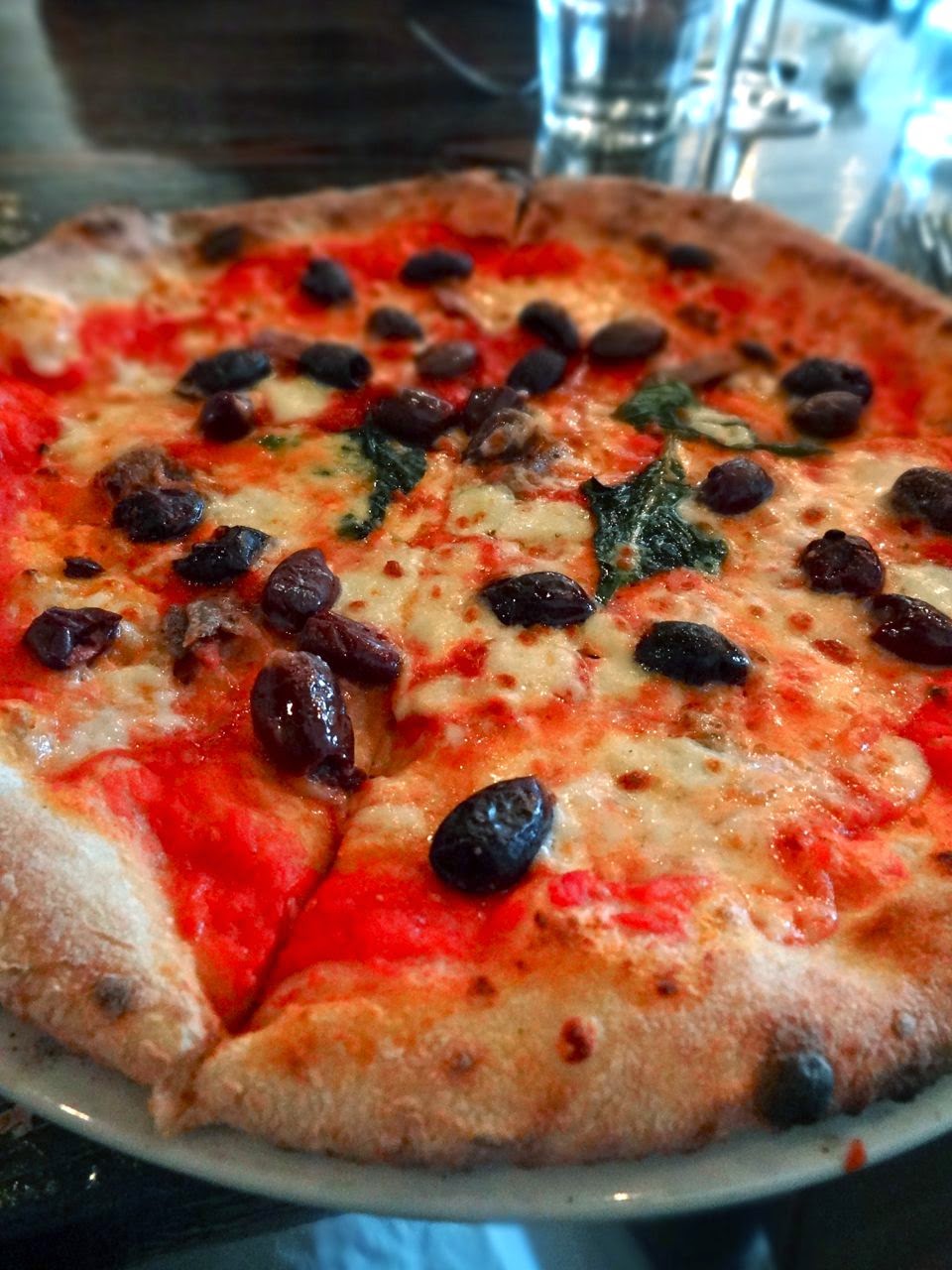 Scrumpdillyicious: Pizza e Pazzi: Authentic Neapolitan Pizza on St Clair