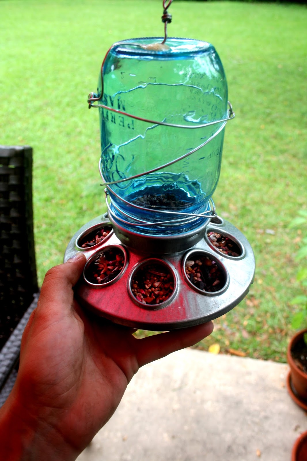 DIY Crafts How to make a mason jar bird feeder