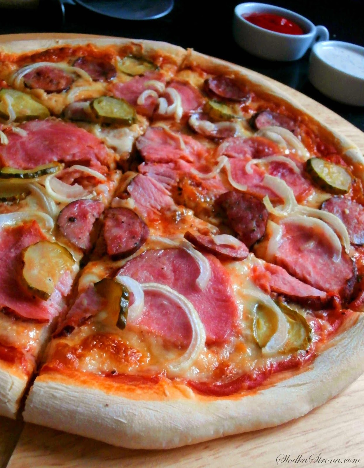 Domowa Pizza Wiejska - Przepis - Słodka Strona