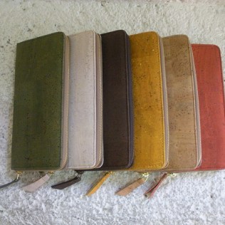 Sustainable Fashion Accessories from Green Tree Boutiques Green Tree Boutiques Bagette Clutch Purse made wtih sustainable cork and vegan leather