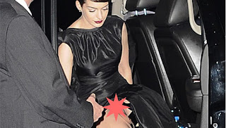 Anne hathaway show her crotch without panties