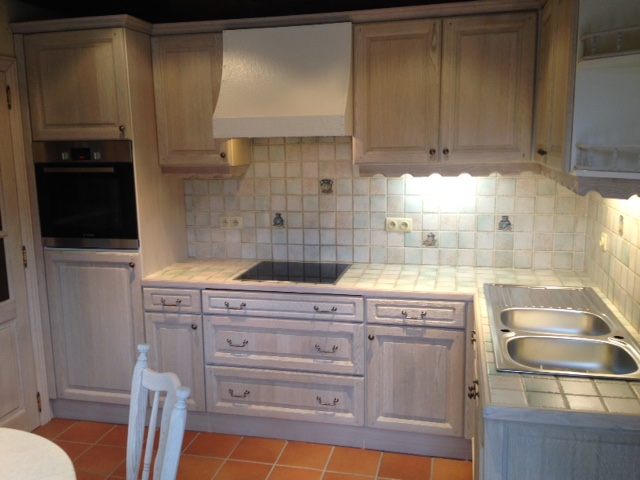 Meubelrenovatie Renovatie van een eiken keuken te Gent Meubelrenovatie Renovatie van een eiken keuken te Gent