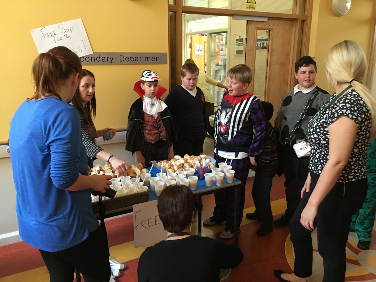 Portland Challenge Days S10 Make an amazing soup kitchen for the whole school. How kind!