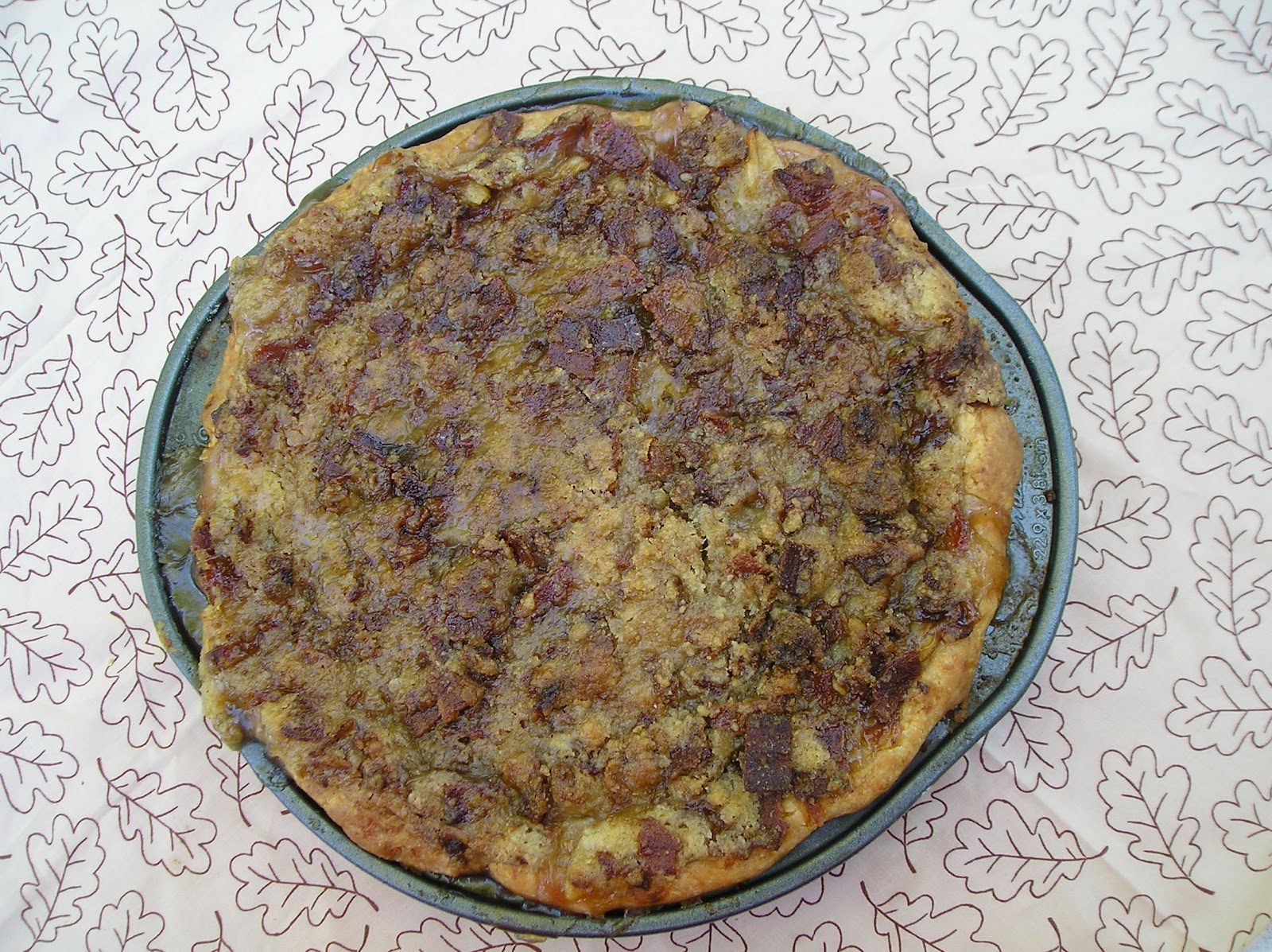 Crazy Cooking Challenge Apple Pie with Cheddar Crust and Bacon