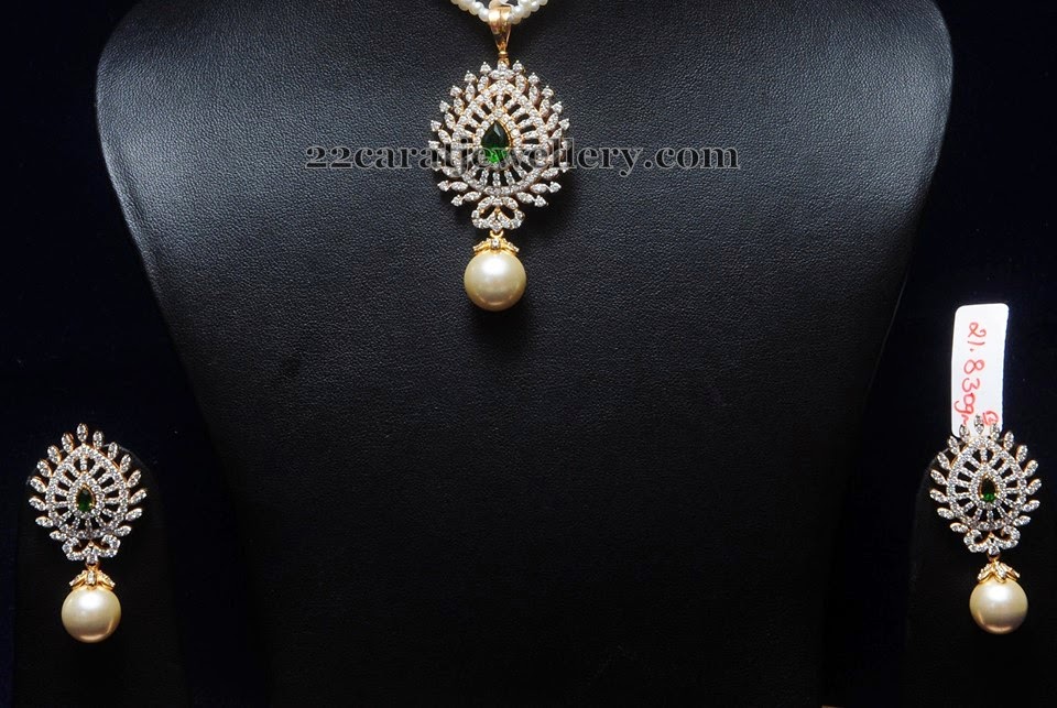 Diamond Locket with Earrings 21gms Jewellery Designs