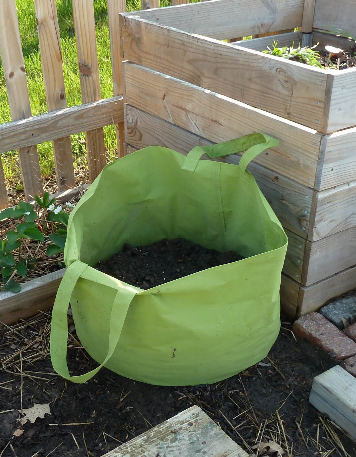 Fairevergreen Sews... and so much more! Sewing Grow Bags for the Garden