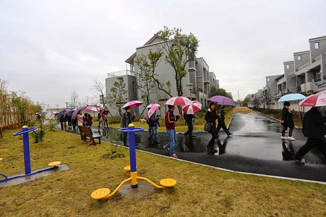 1 Rich Chinese Man Builds Free Luxury Flats For Poor People In The Town Where He Grew Up