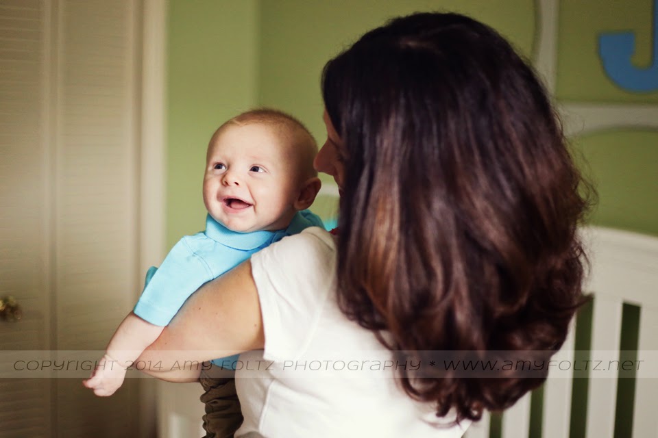 Terre Haute photographer - photo of a baby in Mommy's arms