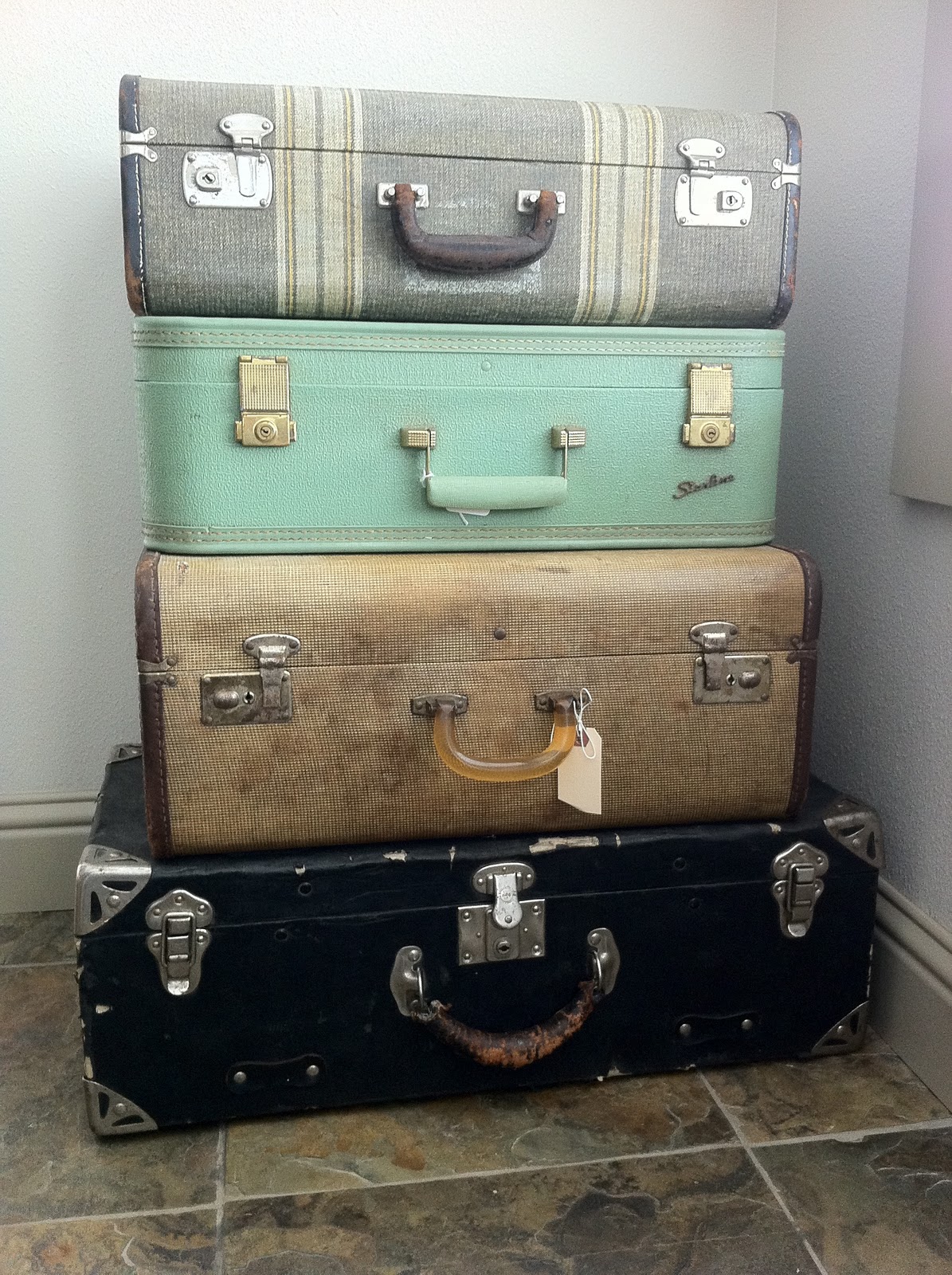 Lively Grace Vintage suitcases