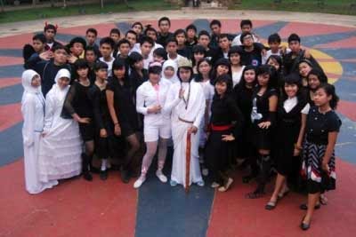 Foto Perpisahan Ala Indonesia Foto Perpisahan Ala Indonesia