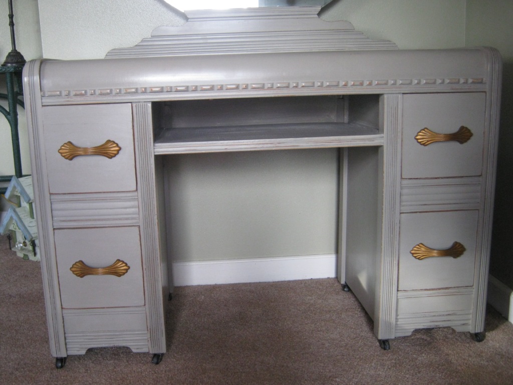 'GYPSY CHIX' Romantic Look of a Waterfall Vanity