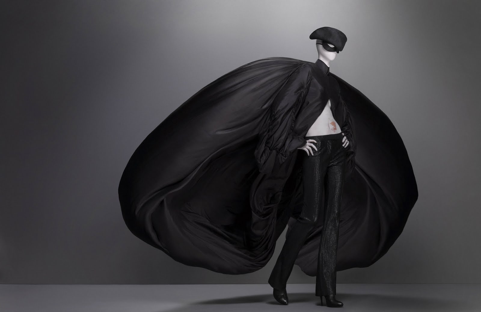 Long Live McQueen Long Live McQueen new foto Long Live McQueen Long Live McQueen new picture