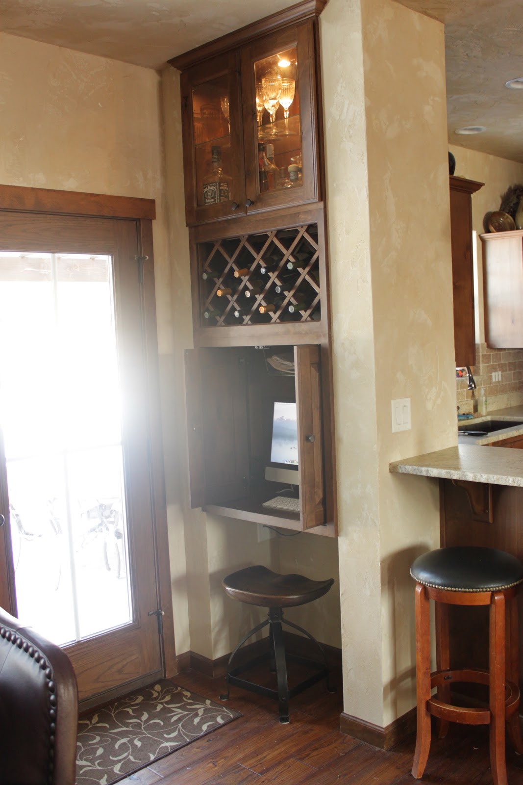 Creative Juices Decor Ideas for Computer Niche or Spaces.