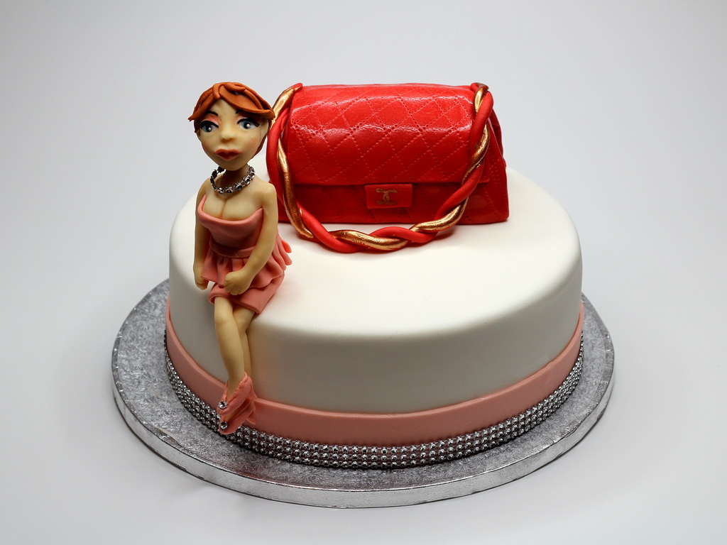 London Patisserie 18th Birthday Cake for Queen Mayfair
