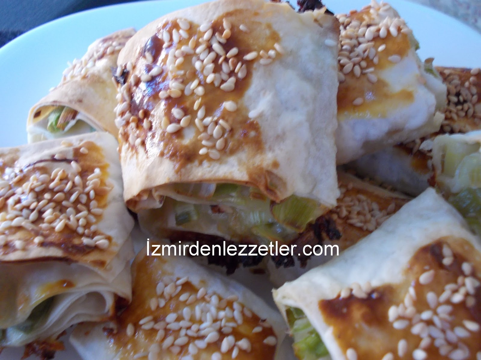 Pırasalı Çıtır Börek İzmirdenlezzetler