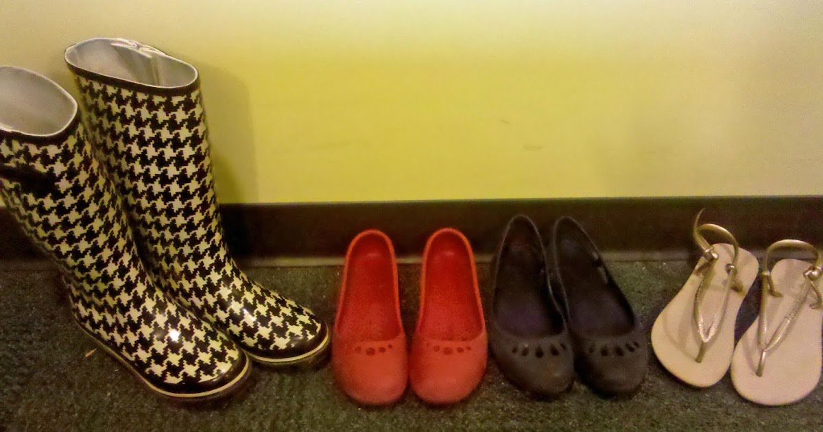 Through the Sole A shoe blog Shoes for Spring What to Wear When it Rains