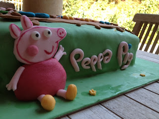 peppa pig cake